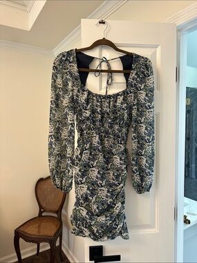 NWOT ASTR Floral Long-Sleeve Ruched Mini Dress in Navy, Green and White